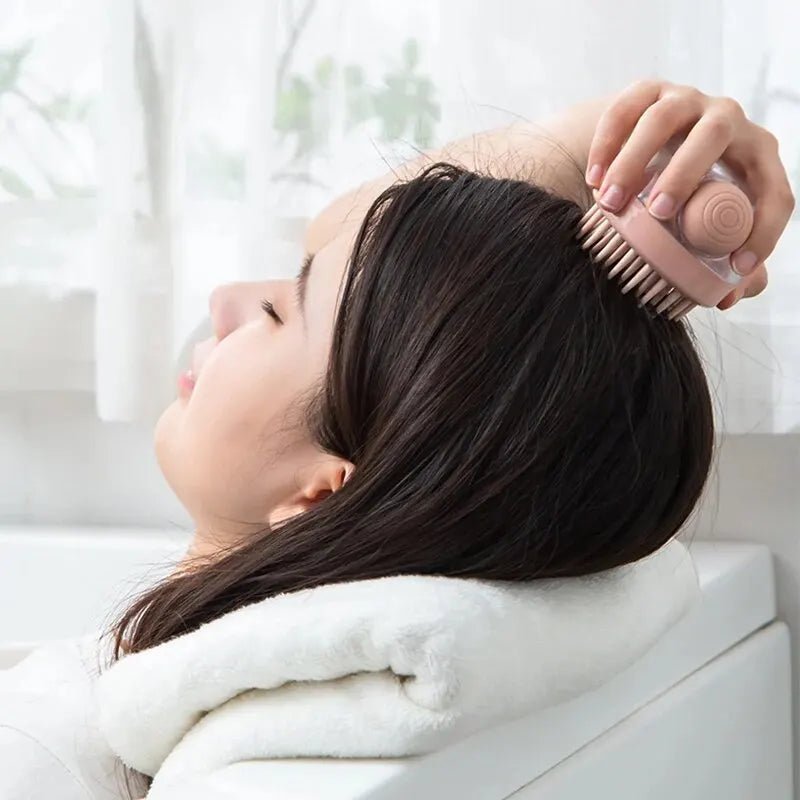 ScrubBuddy - Borstel met Shampoo Dispenser - Duke & Scoop