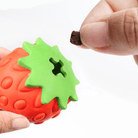 Hondenspeeltje Aardbei – Snackbal - Duke & Scoop