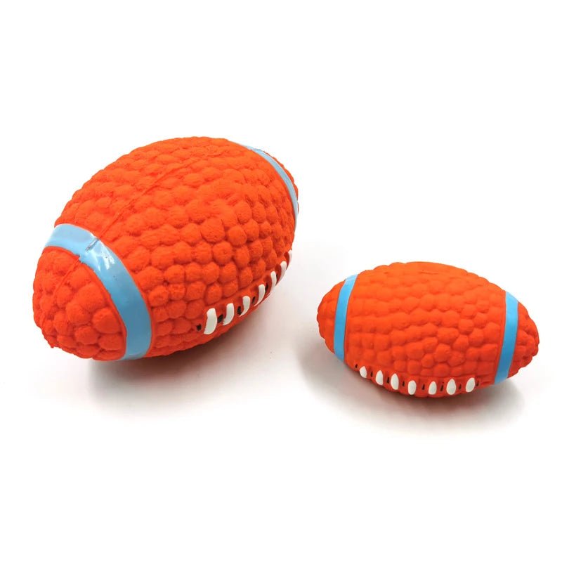 Squeaky Hondenspeetje in Sportbal Design - Duke & Scoop